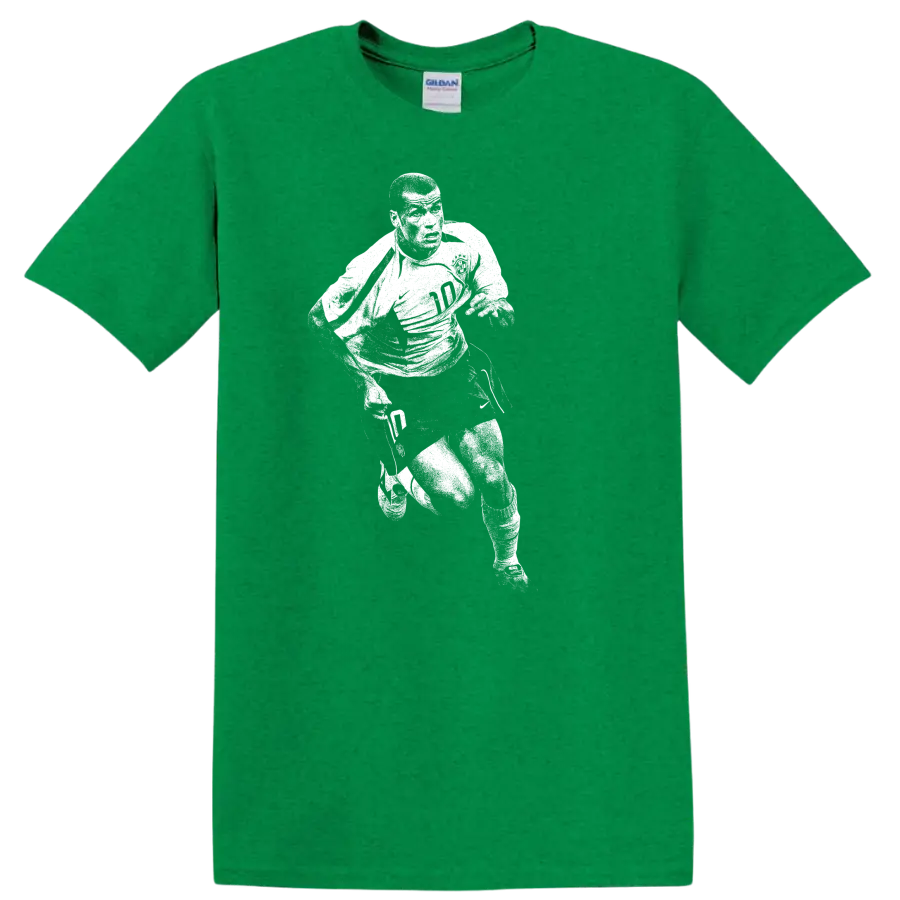 Retro Ronaldo Nazário soccer player silhouette portrait T - Antic Irish Green