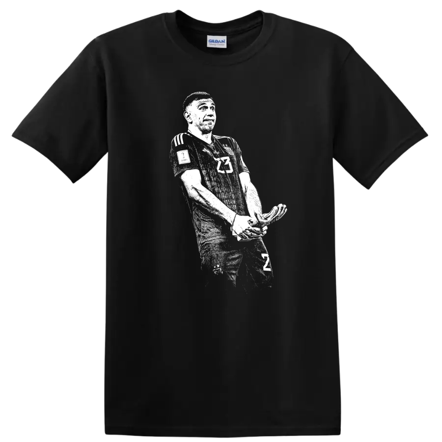 Retro soccer Emiliano Martínez portrait in black and white on a T - Black