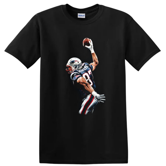 Rob Gronkowski Patriots football player making a one-handed catch in dramatic action art on a Black T Shirt