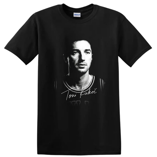 Toni Kukoč Chicago Bulls No. 7 monochrome basketball portrait with signature detail on a Black T Shirt