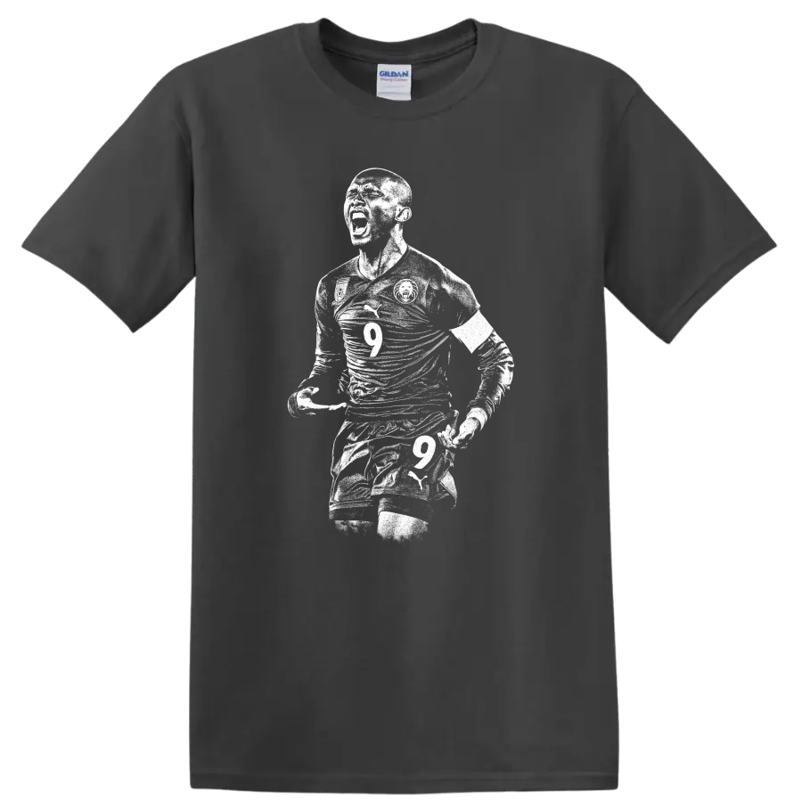 Black and white retro soccer player portrait graphic T - Charcoal