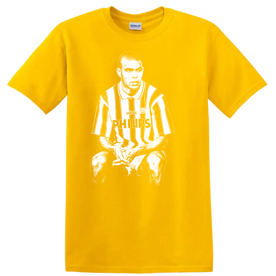 Black and white retro soccer portrait of Ronaldo Nazário style graphic T - Daisy (Yellow)