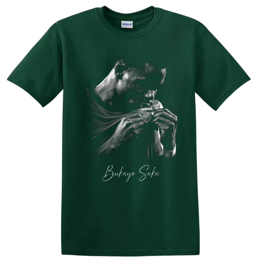 Bukayo Saka grayscale portrait kissing Arsenal crest with smoky effects and signature on a Forest Green T Shirt