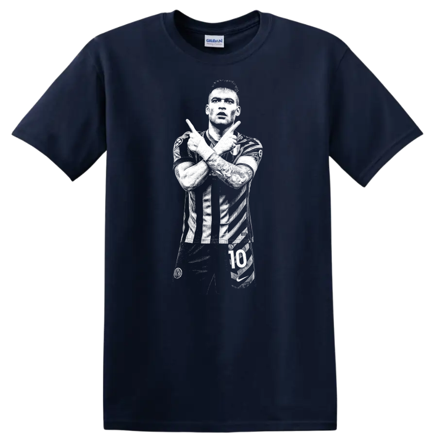 Black and white retro soccer portrait of Lautaro Martínez on a T - Navy (Blue)