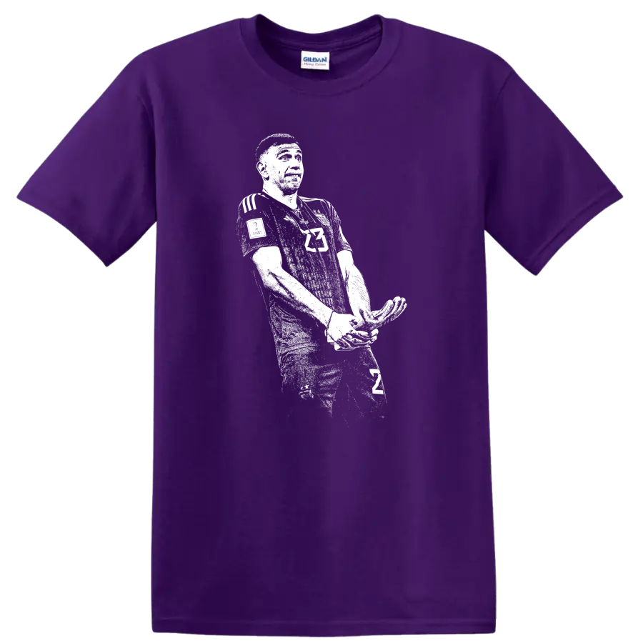 Retro soccer Emiliano Martínez portrait in black and white on a T - Purple
