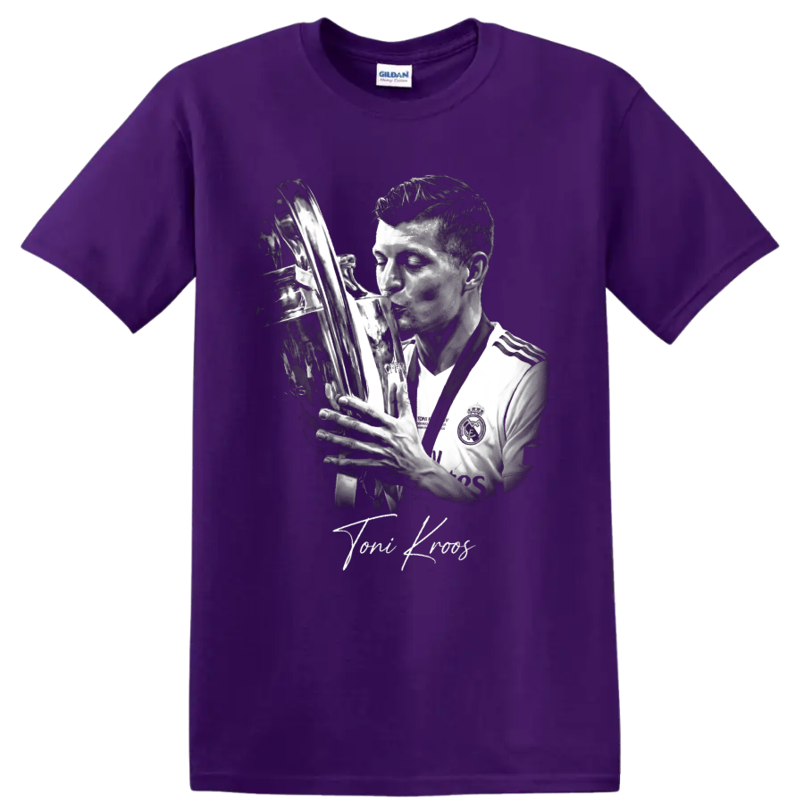 Toni Kroos Real Madrid trophy portrait in detailed monochrome soccer graphic style on a Purple T Shirt
