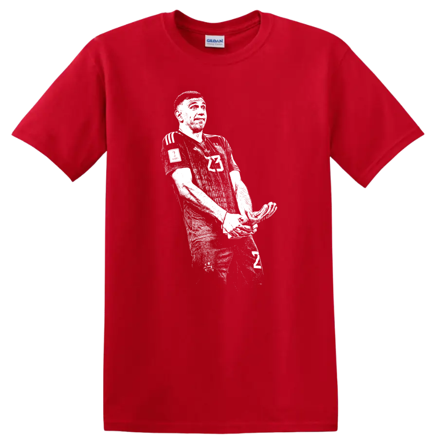 Retro soccer Emiliano Martínez portrait in black and white on a T - Red