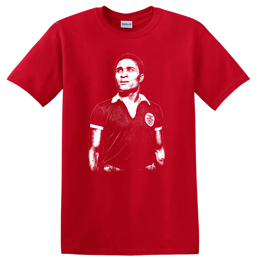 Retro black-and-white soccer legend portrait of Eusébio da Silva Ferreira T - Red