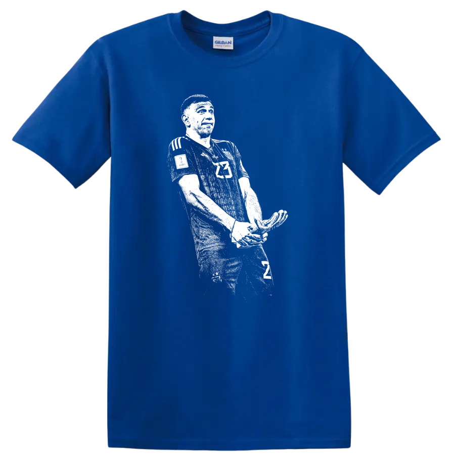 Retro soccer Emiliano Martínez portrait in black and white on a T - Royal (Blue)